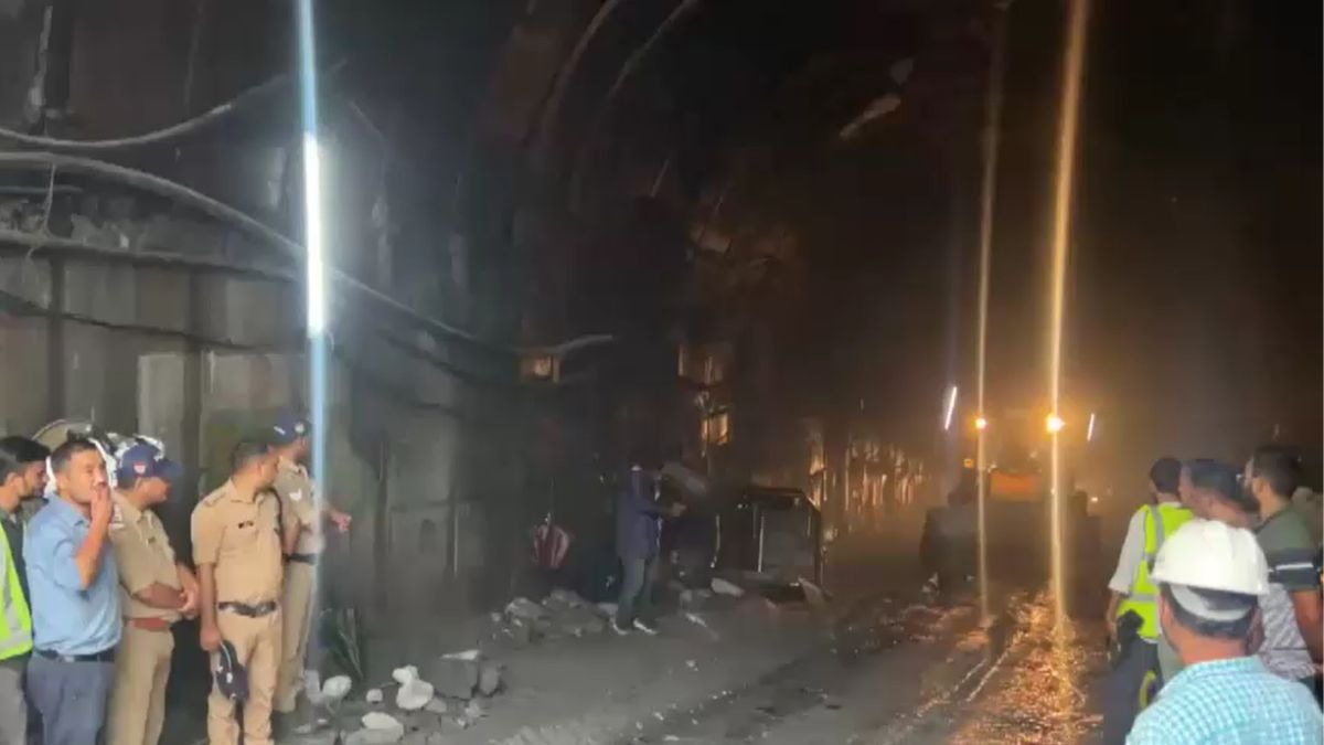 टनल में पानी, बाहर बारिश और अंदर जिंदगी