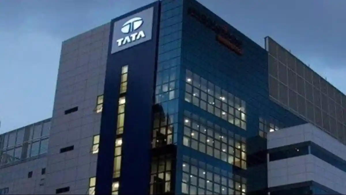 Tata Steel Share In Focus: टाटा ग्रुप की स्टील मैन्युफैक्चरर कंपनी टाटा स्टील का शेयर सोमवार को फोकस में रहेगा, क्योंकि कंपनी ने FY27 के लिए 20,000 करोड़ रुपये खर्च का प्लान बनाया है. टाटा ग्रुप की कंपनी